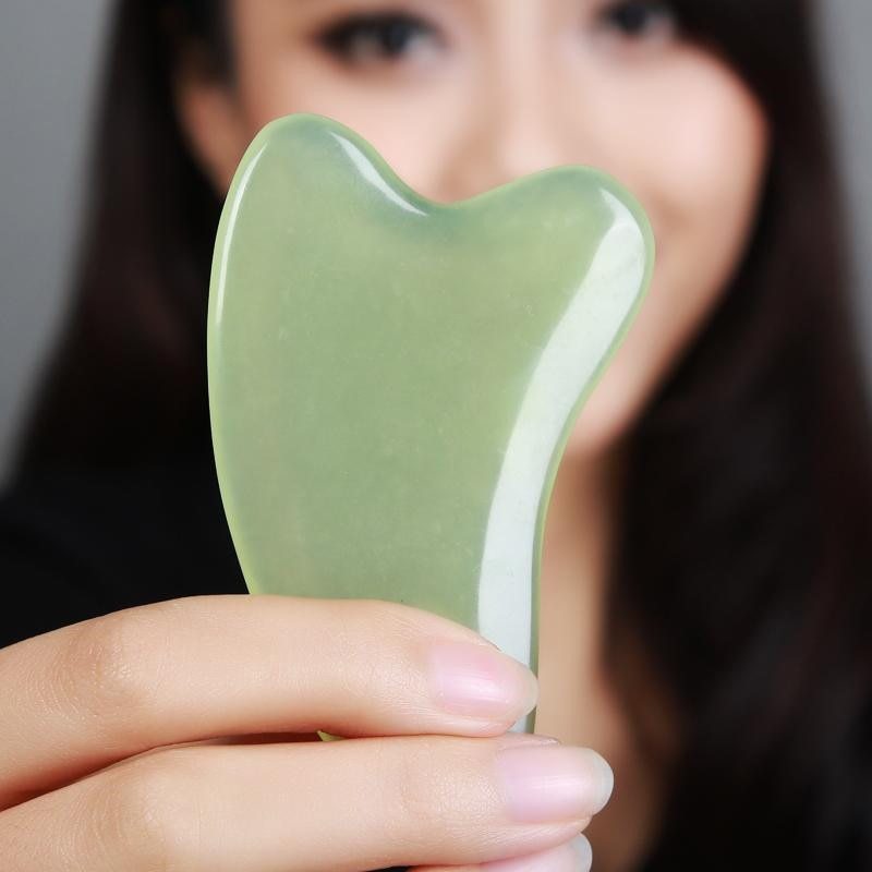 Beauty jade scraping Beauty jade scraping